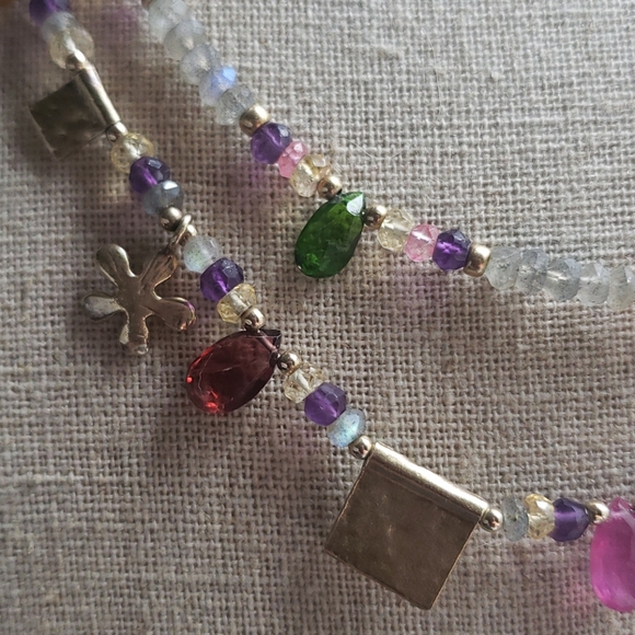 Labordrite and semi precious stone necklace - Picture 2 of 9